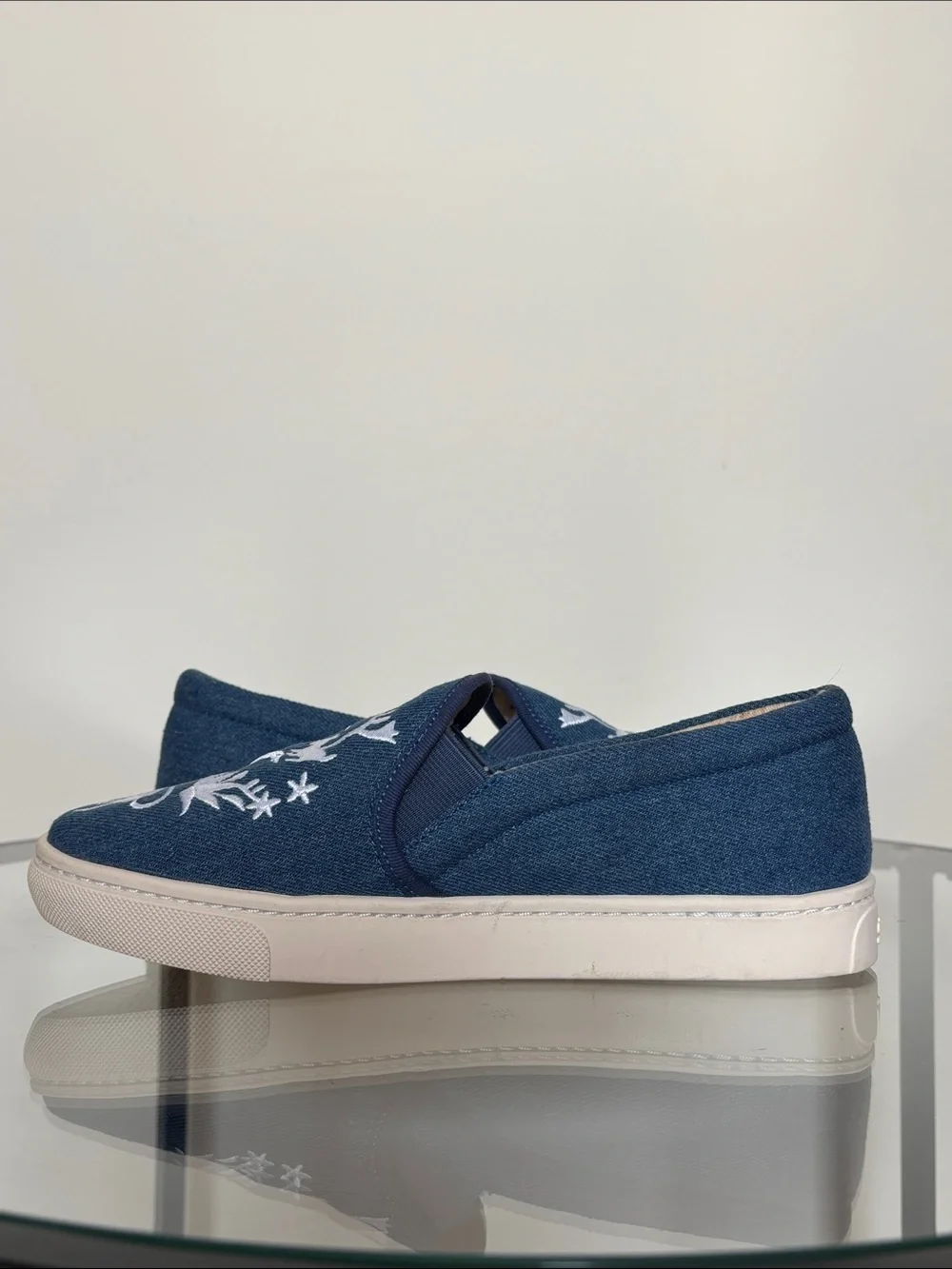 Saludos Women’s Blue Chambray Canvas Embroidered Slip-On Flats Floral Animal Art
